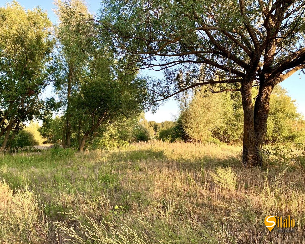 Продаж ділянки під індивідуальне житлове будівництво 10 соток