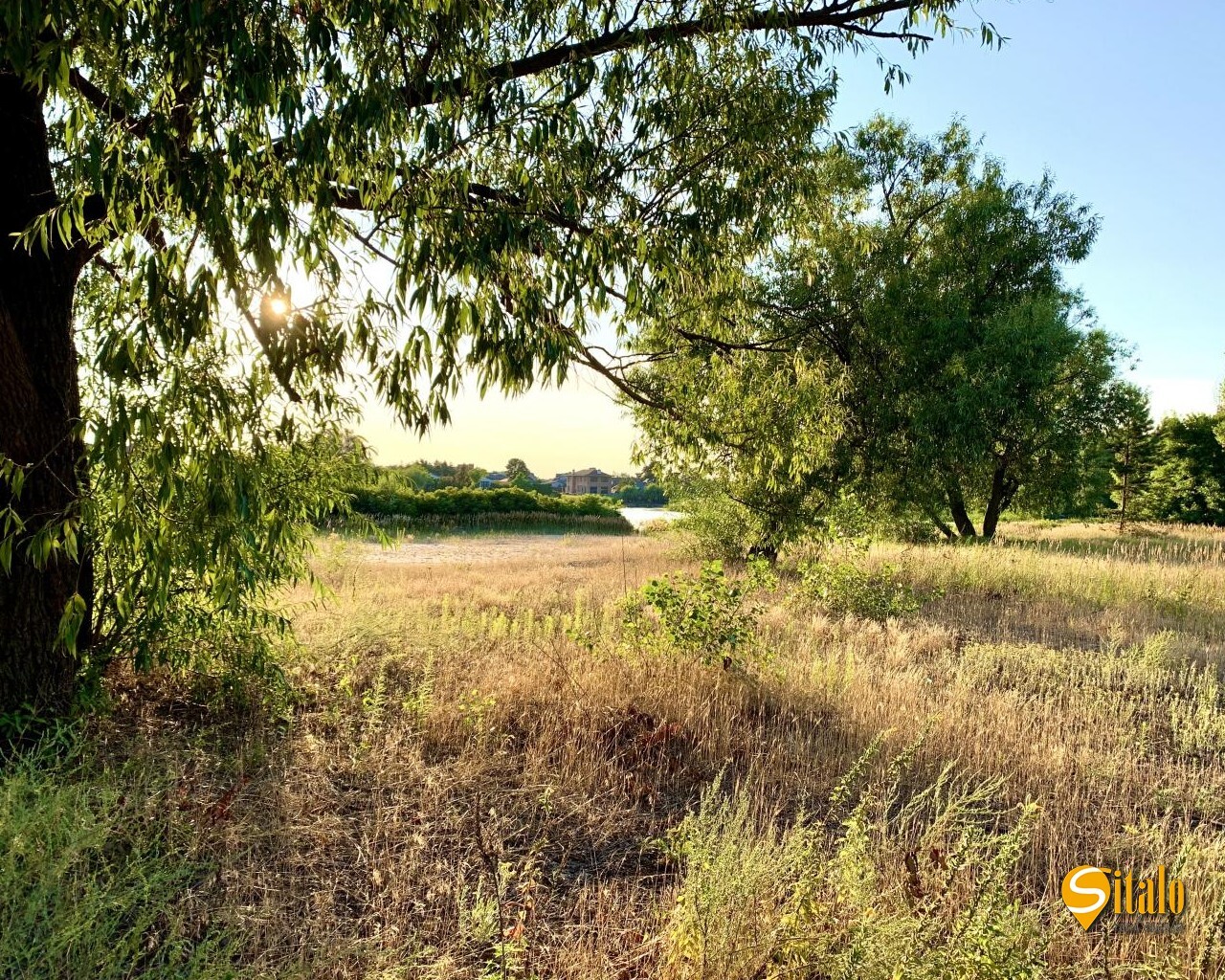 Продаж ділянки під індивідуальне житлове будівництво 10 соток