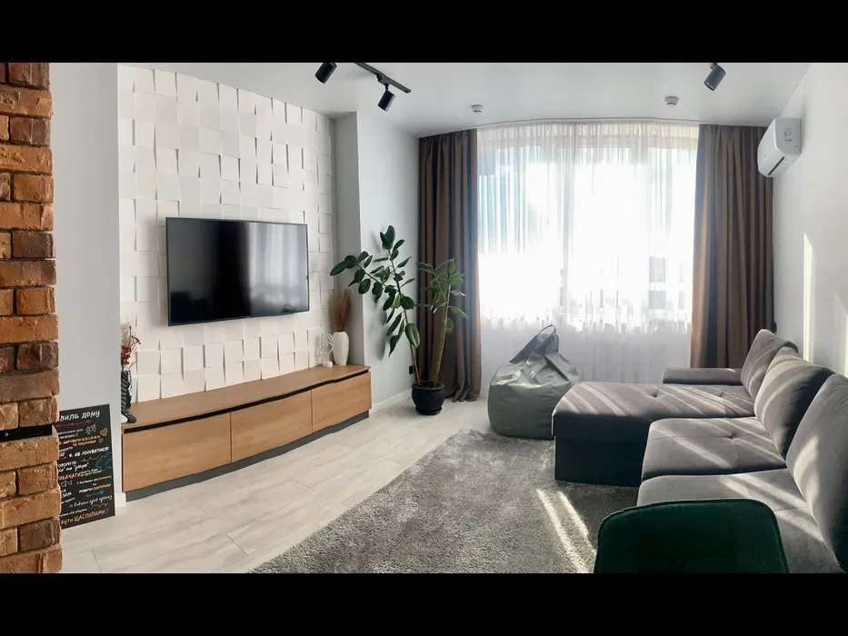 Продаж 1-кімнатної квартири 43 м², Нижньоключова вул.