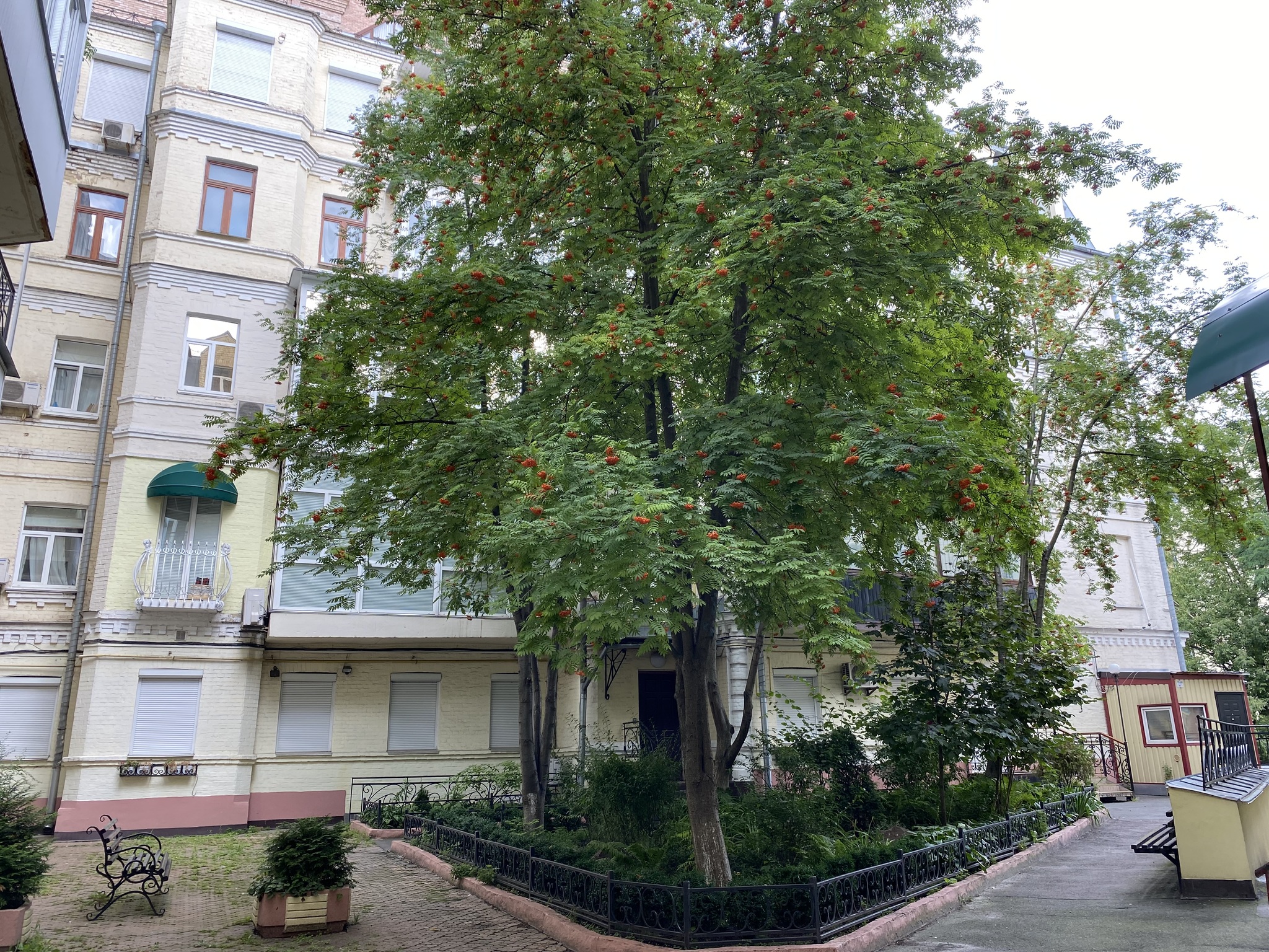 Продажа 3-комнатной квартиры 101 м², Малоподвальная ул., 12/10