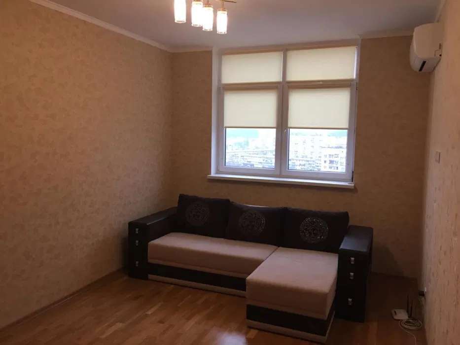 Продаж 1-кімнатної квартири 41 м², Сім'ї Кульженків вул., 33