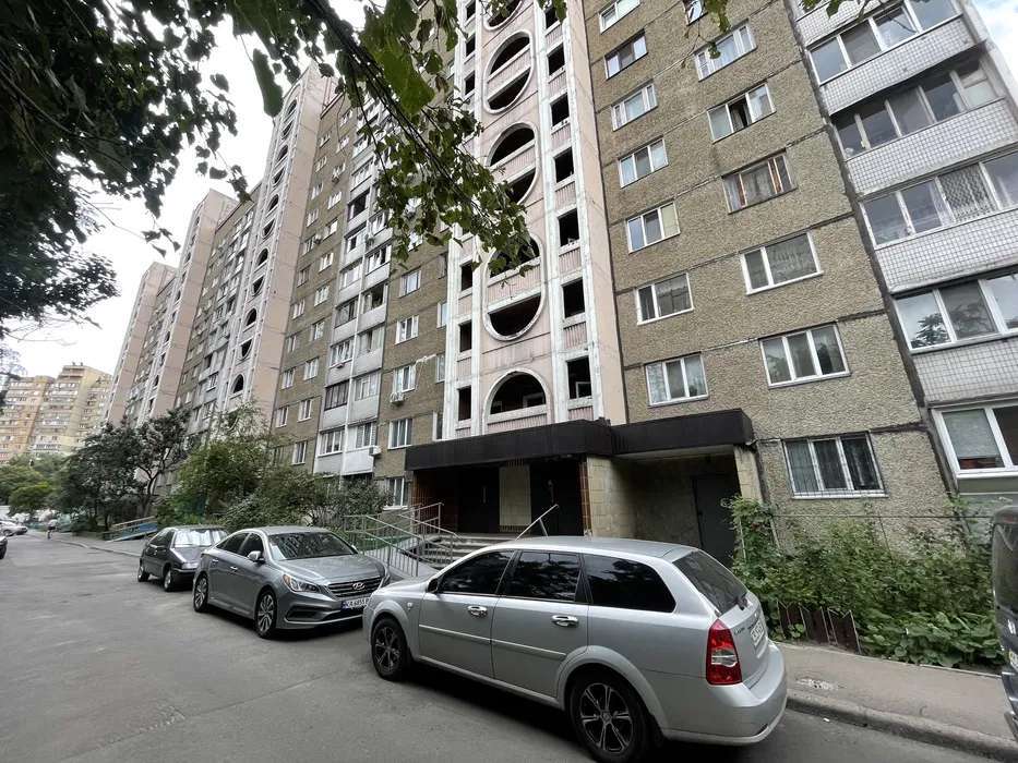 Продаж 2-кімнатної квартири 54 м², Харківське шосе, 154