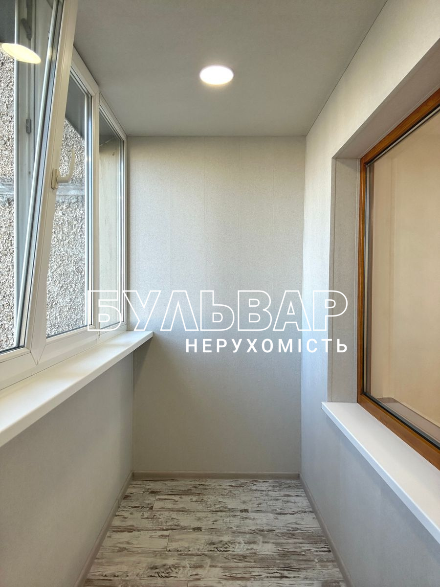 Продаж 1-кімнатної квартири 40 м², Миру вул., 53