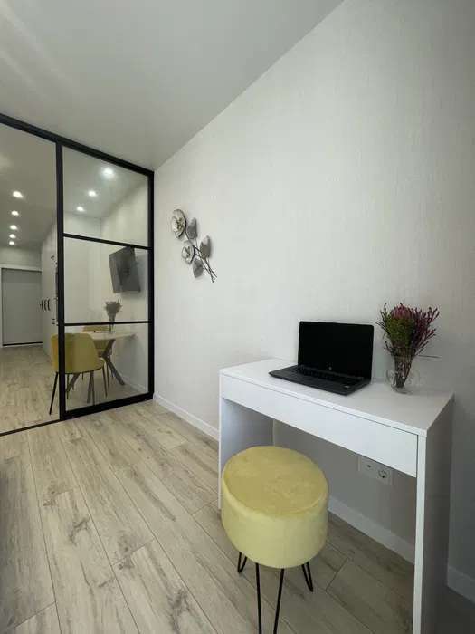 Продаж 1-кімнатної квартири 32 м², Каховська вул.
