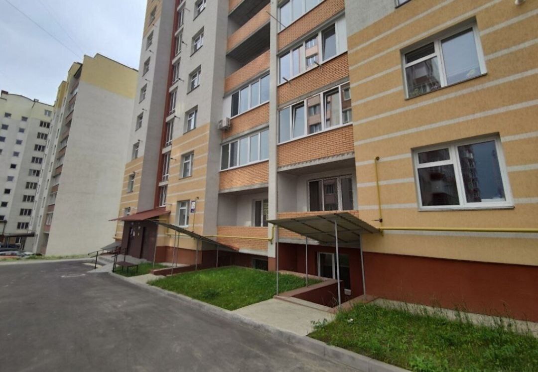 Продаж 1-кімнатної квартири 51 м², Озерна вул.