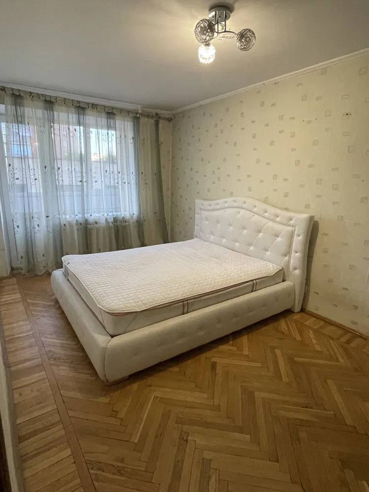 Оренда 3-кімнатної квартири 75 м², Чкалова вул.