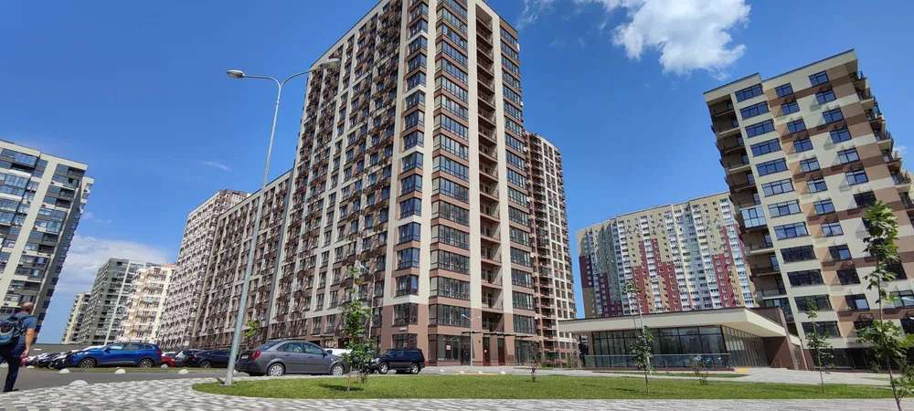 Продаж 3-кімнатної квартири 105 м², Олександра Олеся вул., 2б