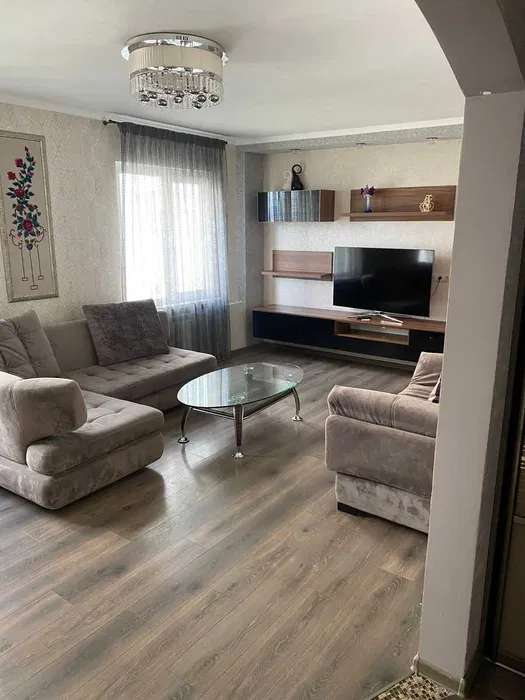 Оренда 3-кімнатної квартири 100 м², Харківське шосе, 56