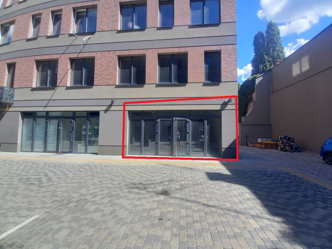 Оренда комерції 47 м², Троїцька вул., 5