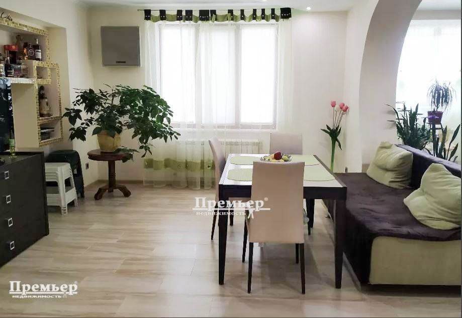 Продажа 4-комнатной квартиры 179 м², Академика Сахарова ул.