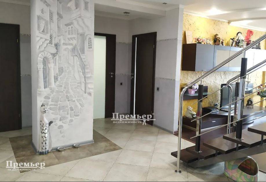 Продаж 4-кімнатної квартири 179 м², Академіка Сахарова вул.