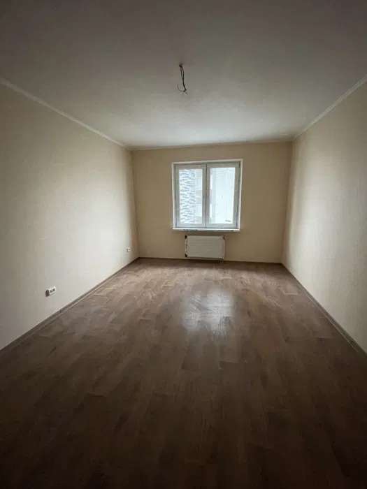 Продаж 2-кімнатної квартири 72 м², Ревуцького вул.