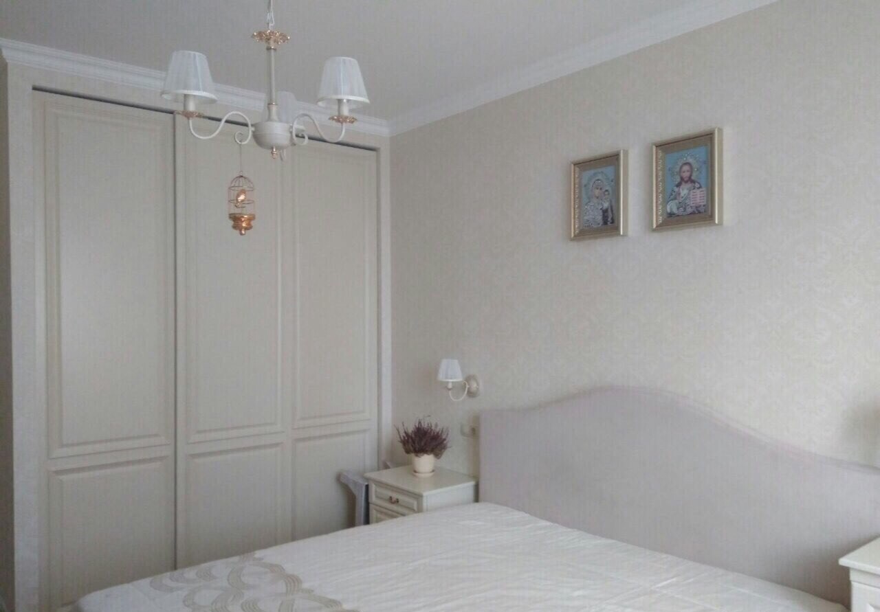 Продаж 2-кімнатної квартири 85.3 м², Дніпровська наб., 14Б