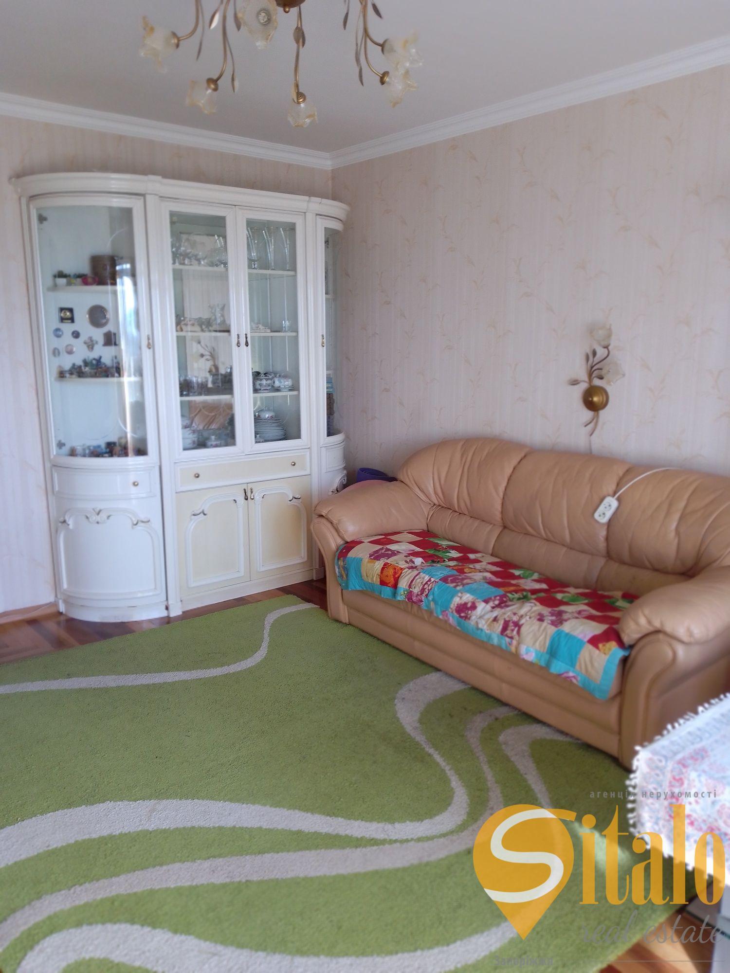 Продаж 3-кімнатної квартири 68 м², Українська вул.