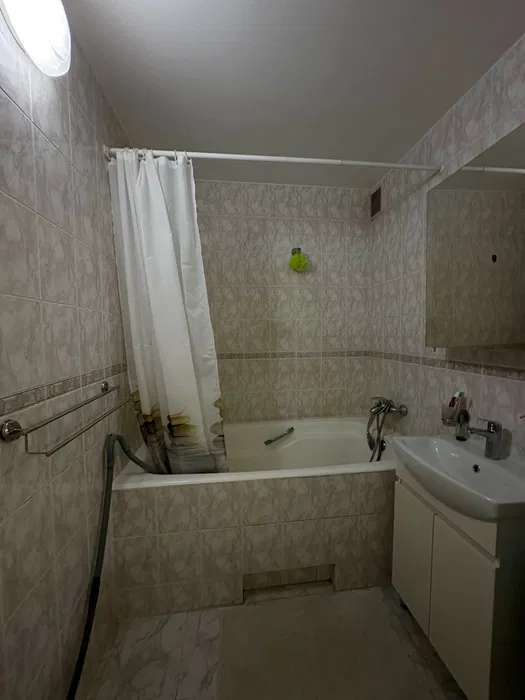 Продажа 4-комнатной квартиры 84 м², Николая Лаврухина ул.