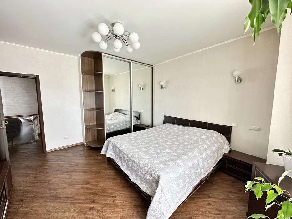 Аренда 4-комнатной квартиры 118 м², Урловская ул.