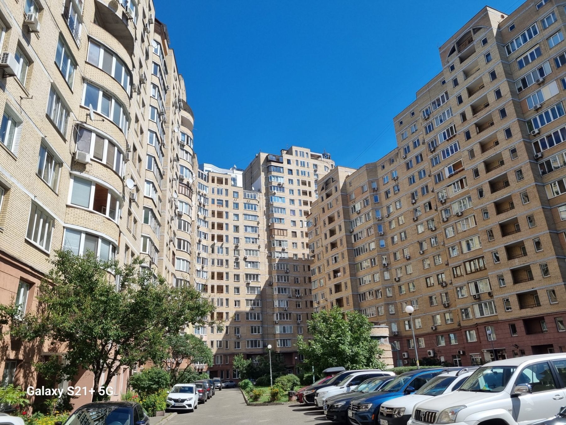 Продаж 3-кімнатної квартири 96 м², Микільсько-Слобідська вул., 2