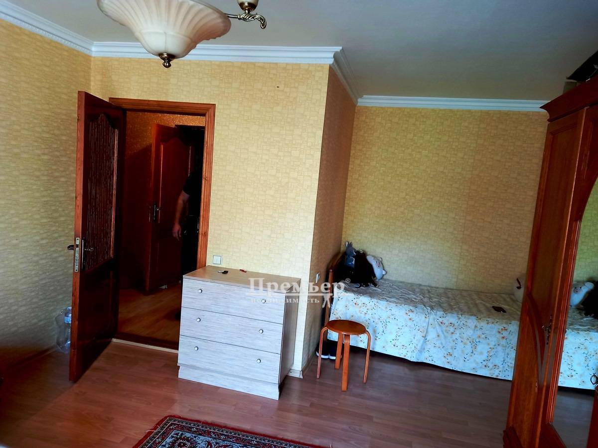 Продаж 1-кімнатної квартири 40 м², Академічна вул., 14
