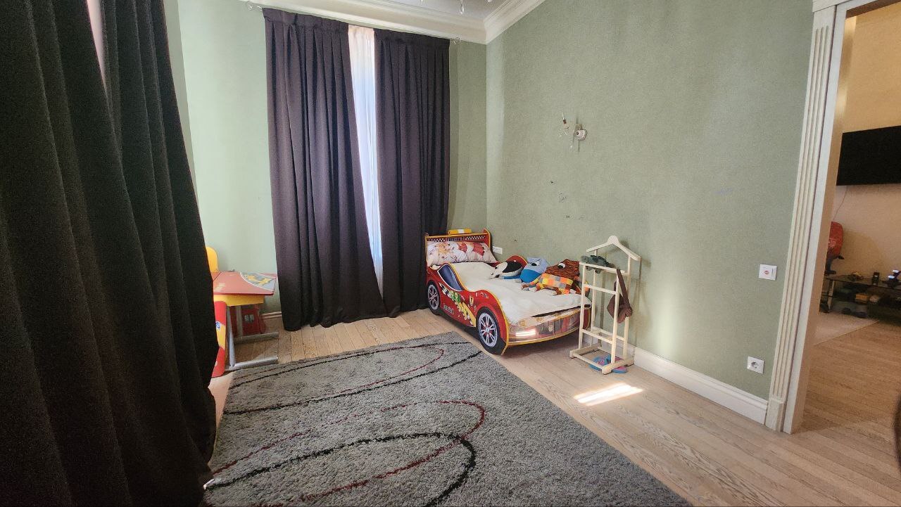 Оренда будинку 400 м², Госпитальный пров., 10