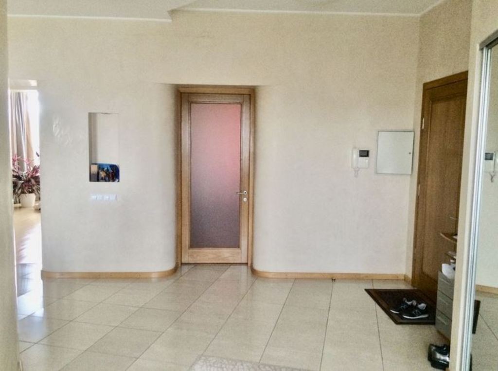 Оренда 4-кімнатної квартири 140 м², Євгена Коновальця пров.
