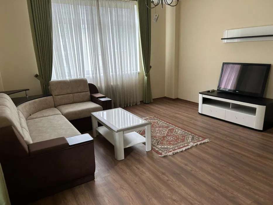 Продаж 2-кімнатної квартири 86 м², Кирилівська вул.