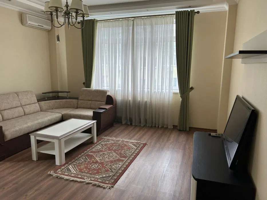 Продаж 2-кімнатної квартири 86 м², Кирилівська вул.
