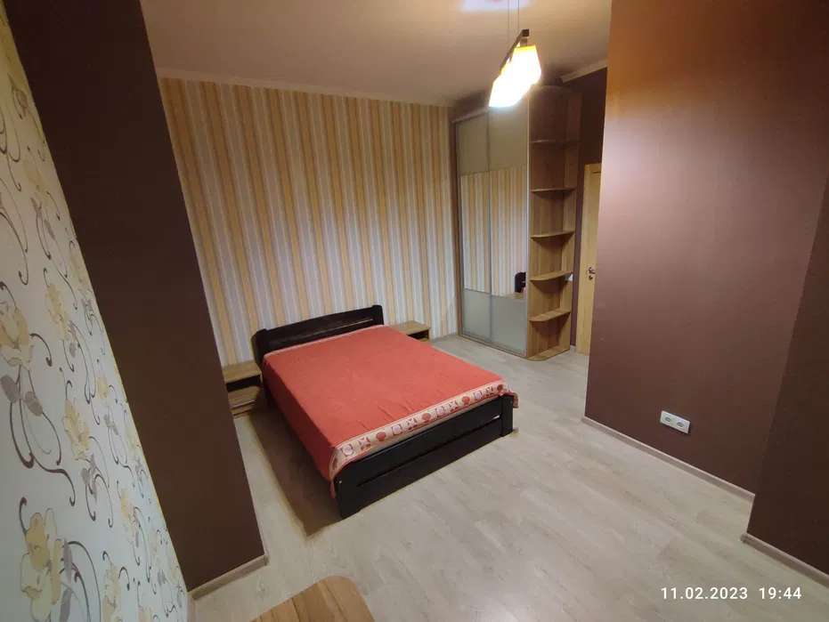 Оренда 1-кімнатної квартири 55 м², Дніпровська наб., 26Д