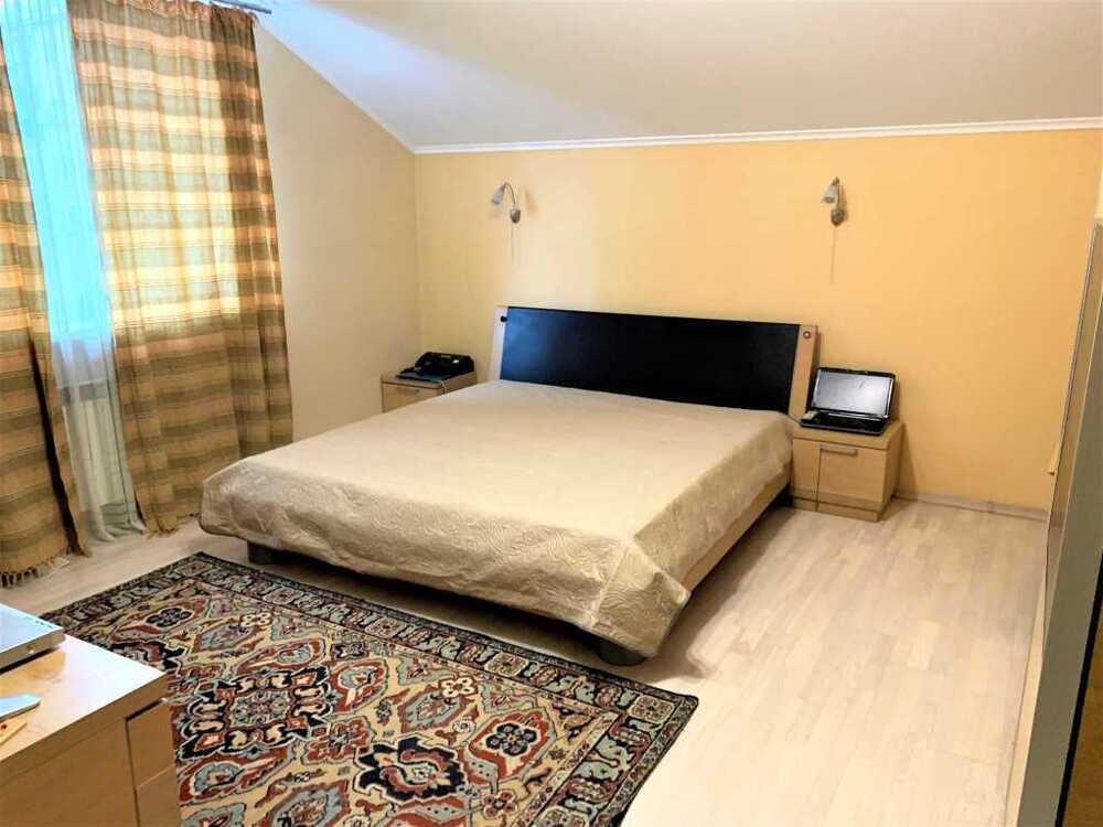 Оренда будинку 240 м², Невська вул.