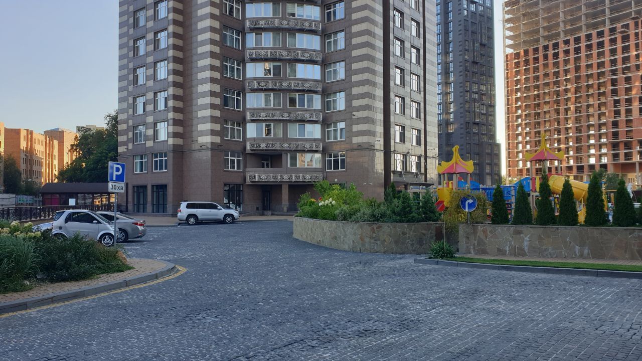 Оренда офісу 190 м², Глибочицька вул., 32А