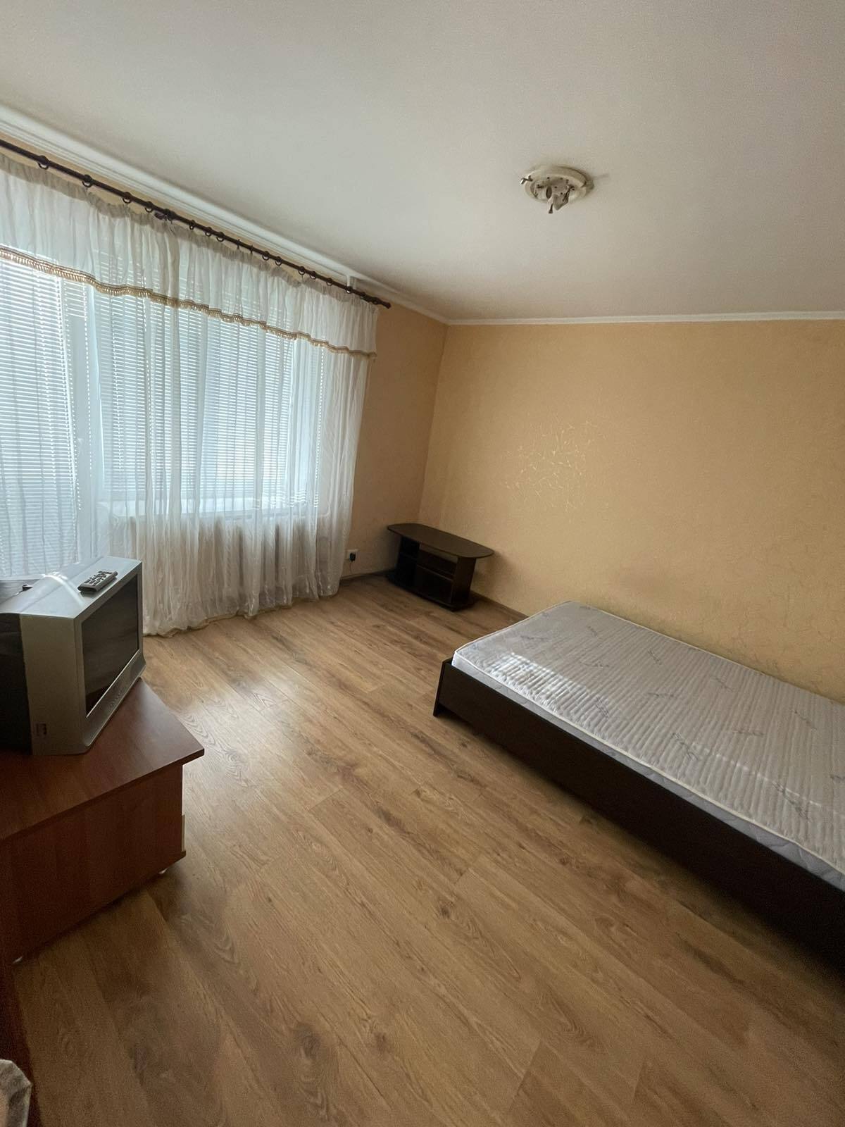 Оренда 1-кімнатної квартири 31 м², Супруна вул.
