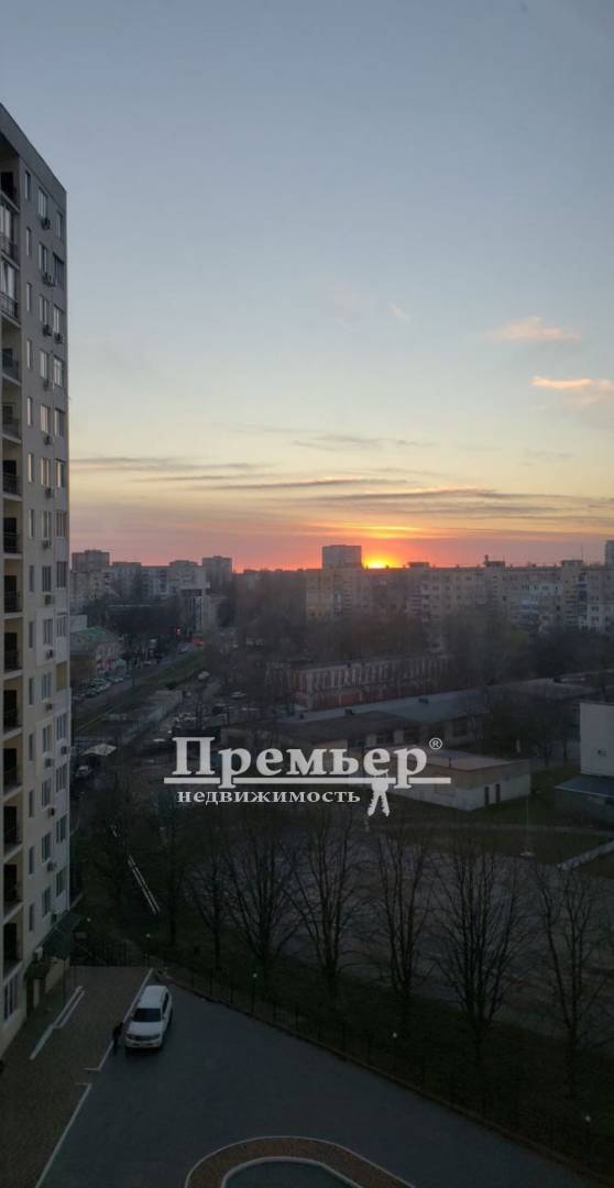 Продажа 1-комнатной квартиры 56 м², Академика Королева ул.