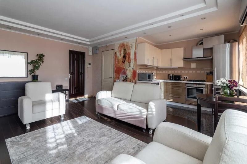 Продаж 2-кімнатної квартири 50 м², Тополина вул., 14