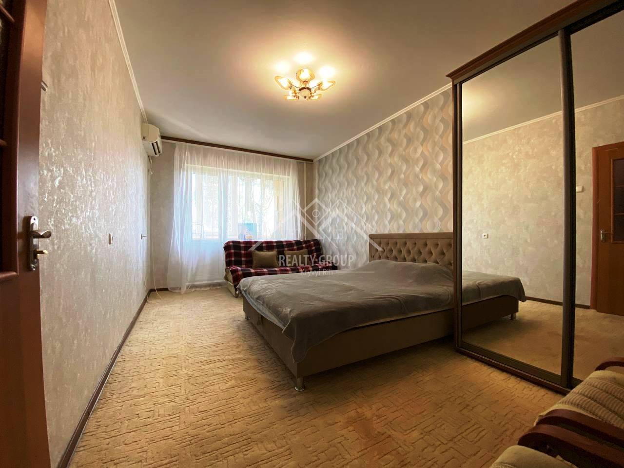 Продаж 1-кімнатної квартири 36 м², Сімонова вул., 7