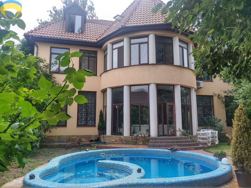 Продажа дома 650 м², Дачная ул., 8