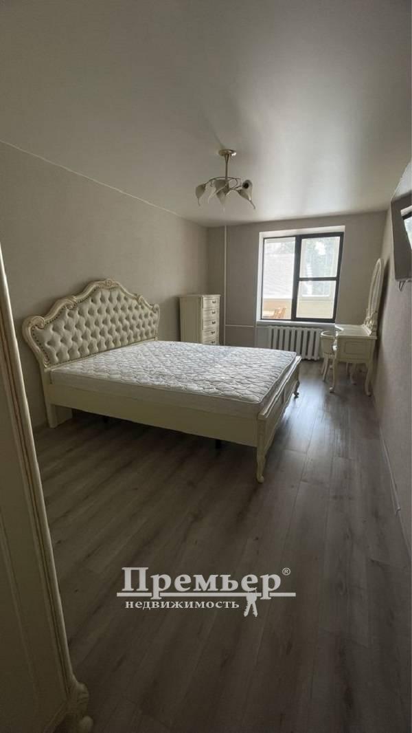Продаж 3-кімнатної квартири 97 м², Армійська вул.