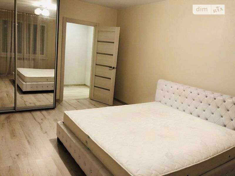 Продаж 2-кімнатної квартири 70 м², Михайла Донця вул., 2Б