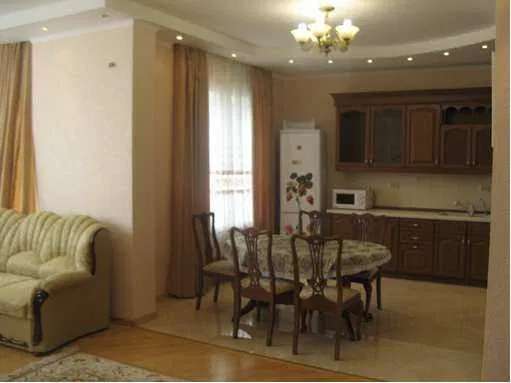 Оренда 3-кімнатної квартири 120 м², Дмитрівська вул., 69