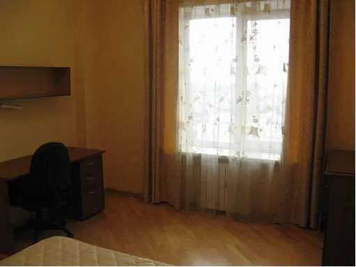 Оренда 3-кімнатної квартири 120 м², Дмитрівська вул., 69