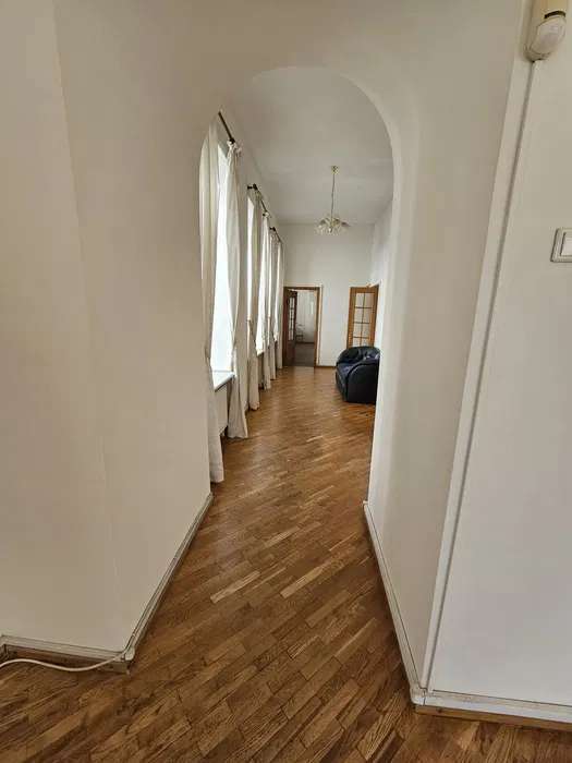 Аренда 4-комнатной квартиры 180 м², Архитектора Городецкого ул.