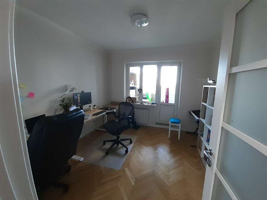 Продаж 4-кімнатної квартири 105 м², Прирічна вул., 37
