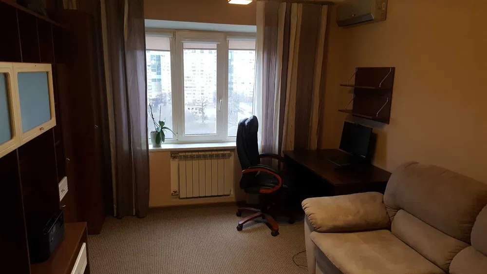 Оренда 3-кімнатної квартири 77 м², Мостицька вул., 10