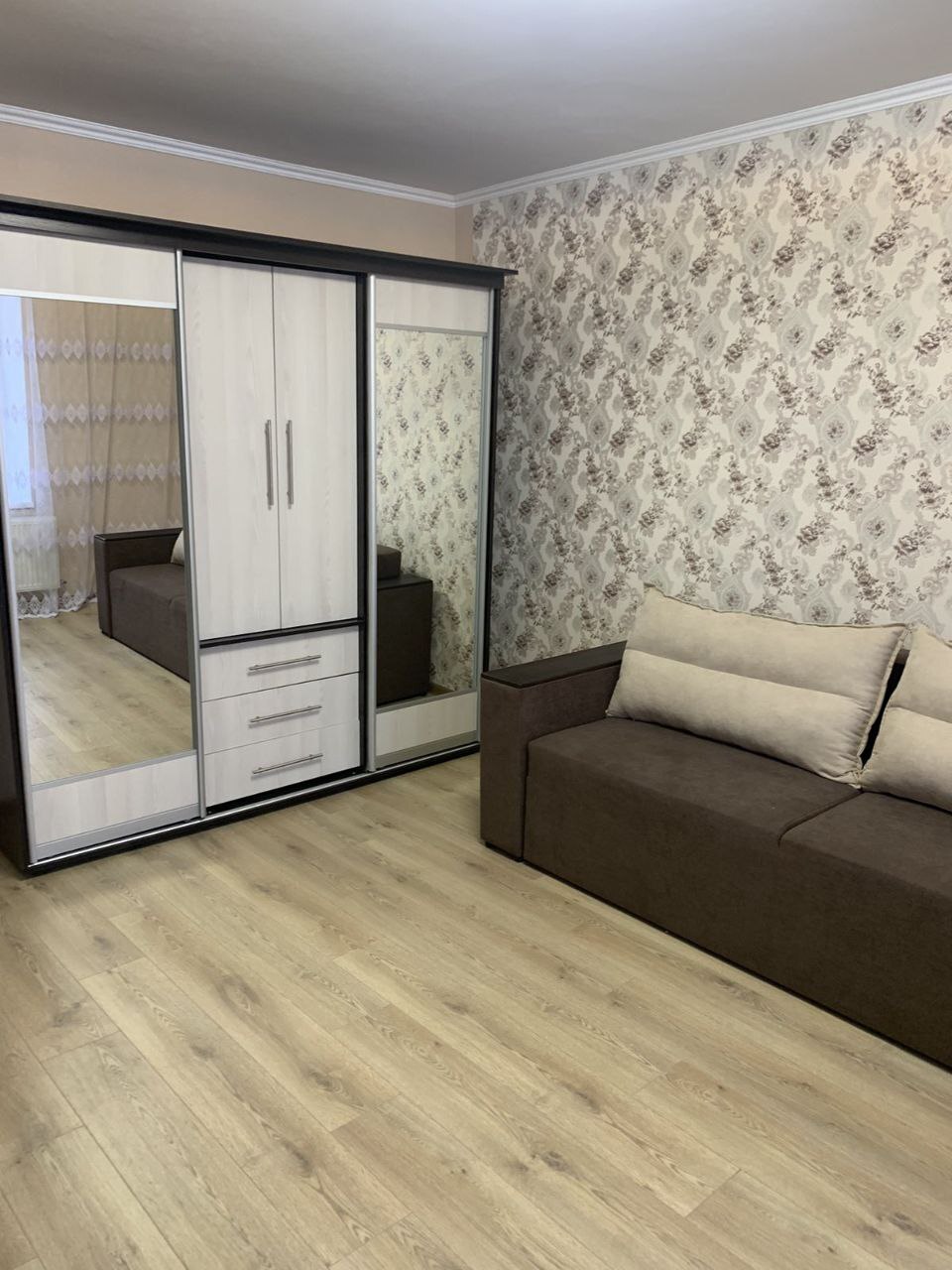 Оренда 1-кімнатної квартири 40 м², Інститутська вул., 6Б