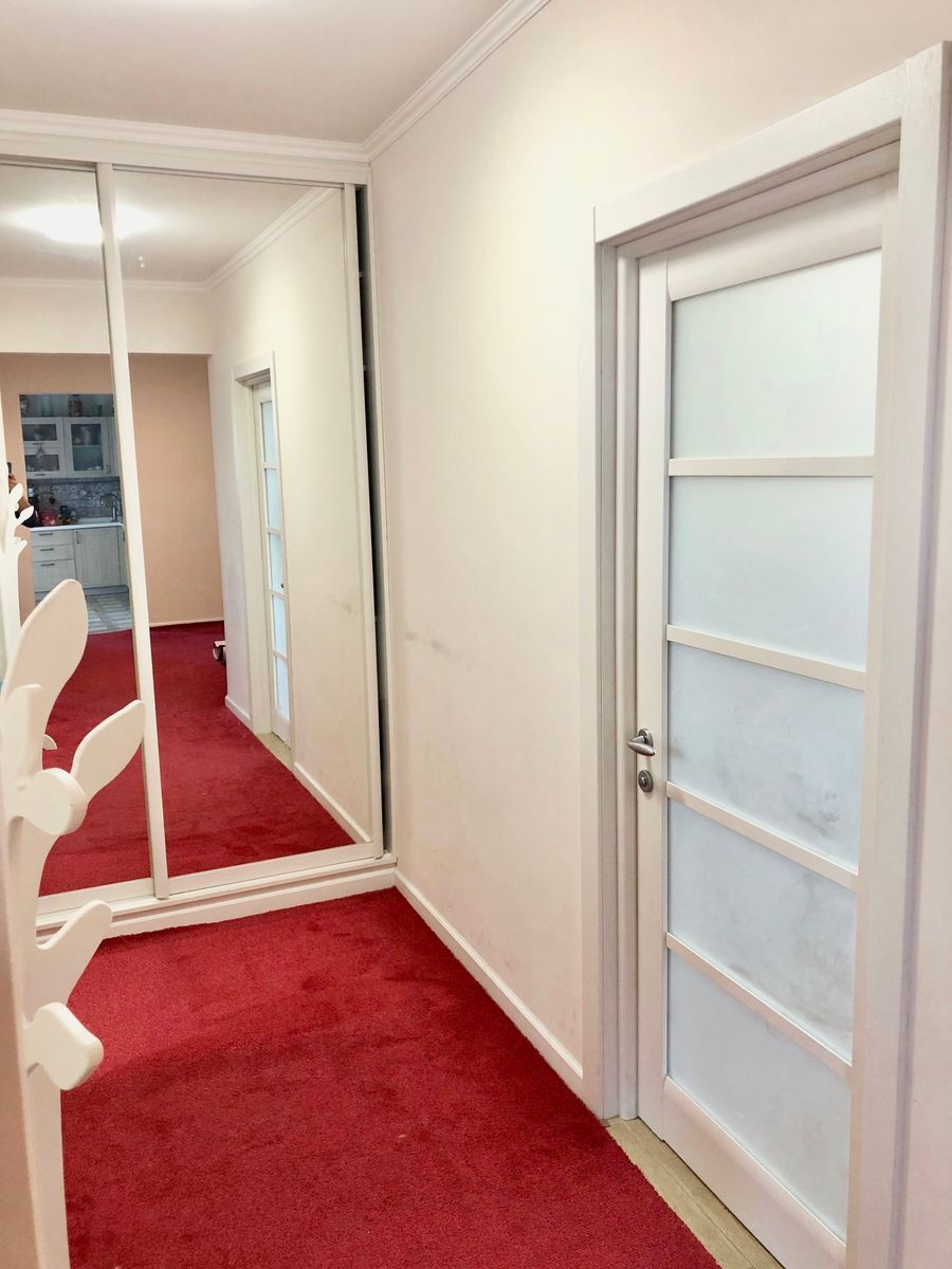 Продаж 4-кімнатної квартири 105 м², Прирічна вул., 37