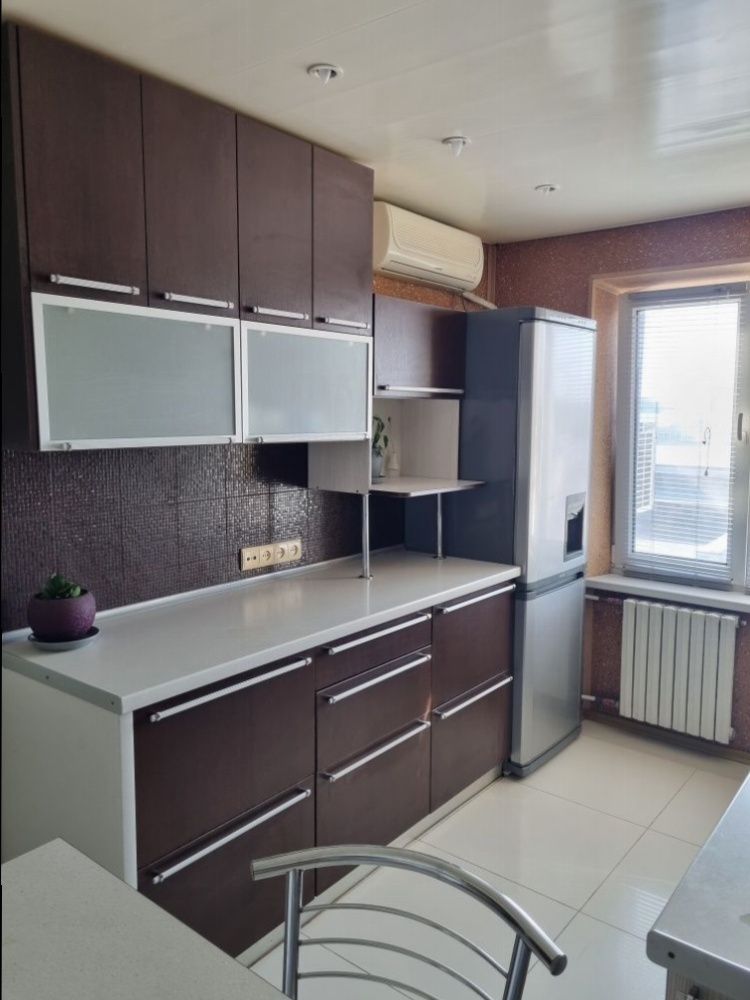 Продажа 3-комнатной квартиры 65 м², Академика Янгеля ул.