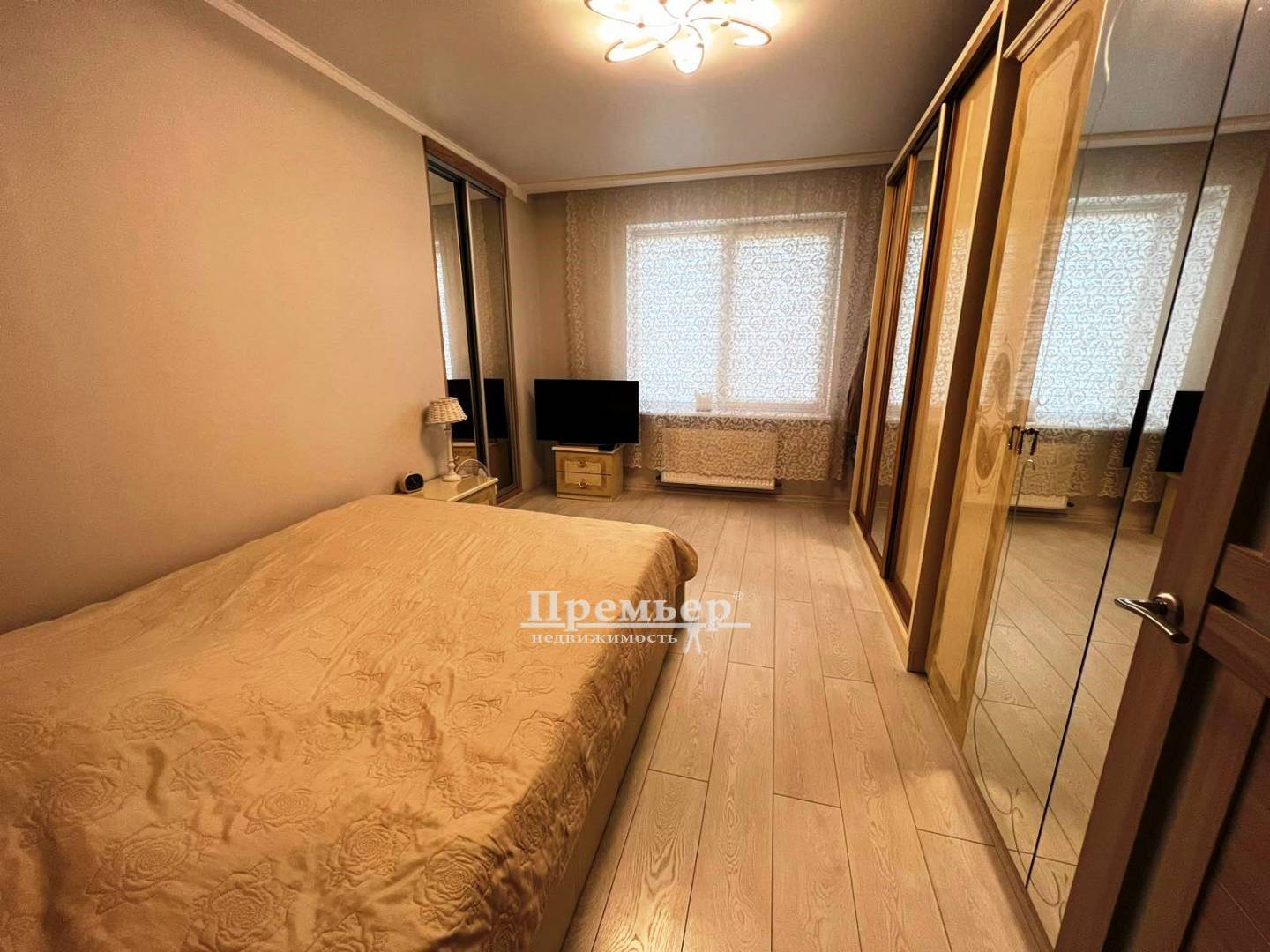 Продаж 1-кімнатної квартири 41.3 м², Гранітна вул.