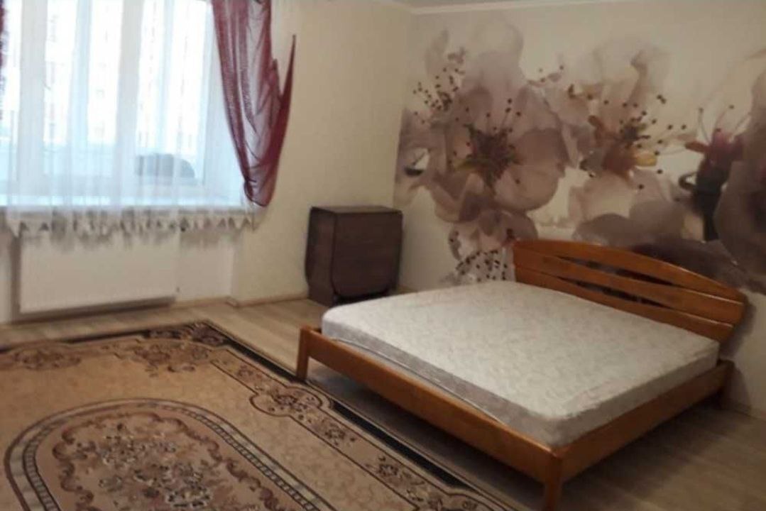 Продаж 2-кімнатної квартири 75 м², Будівельників вул.