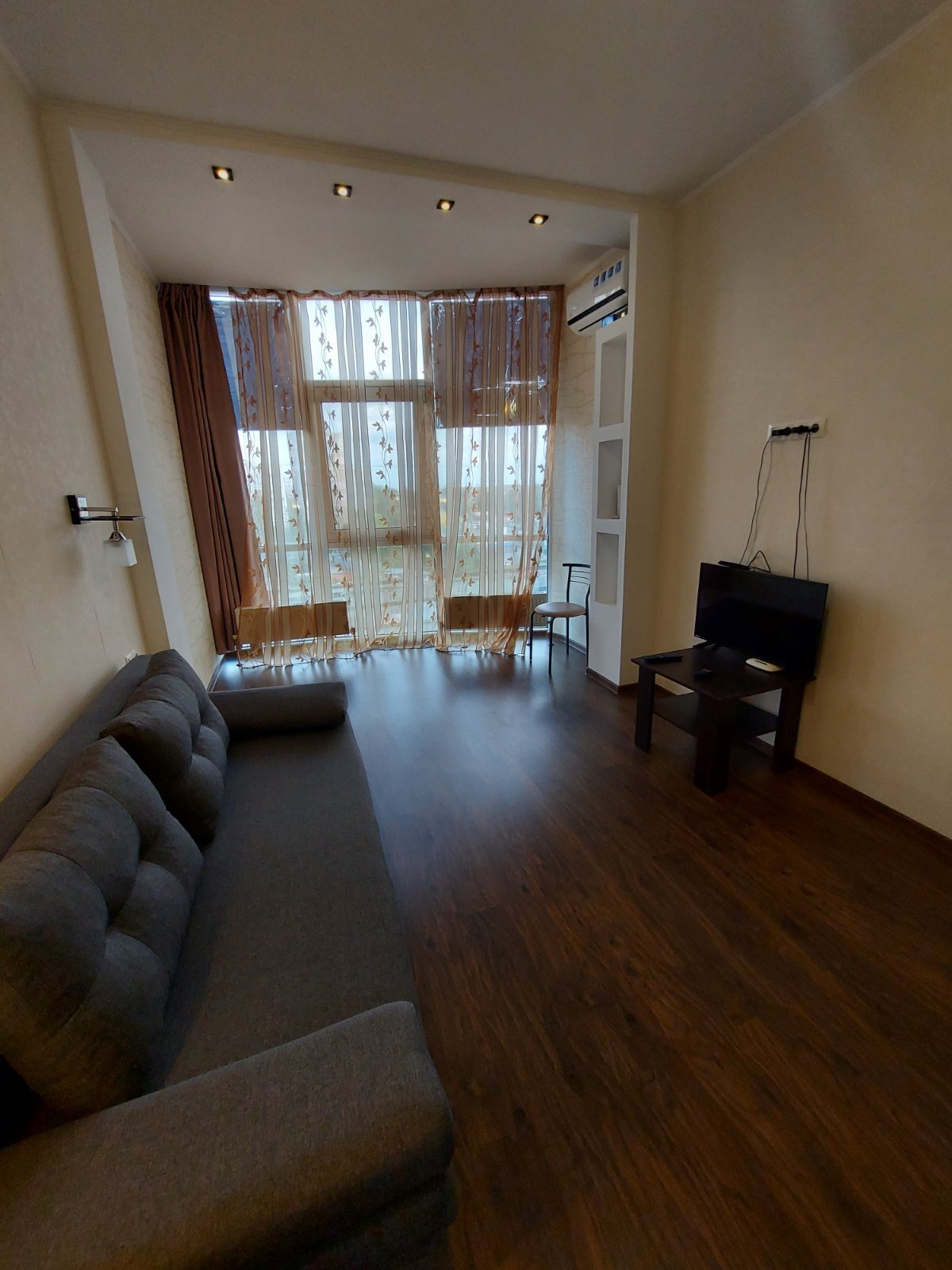 Оренда 1-кімнатної квартири 45 м², Перлинна вул., 1