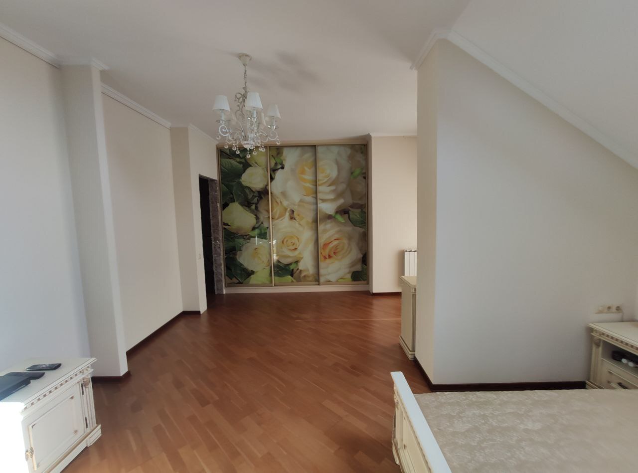 Продаж будинку 190 м²