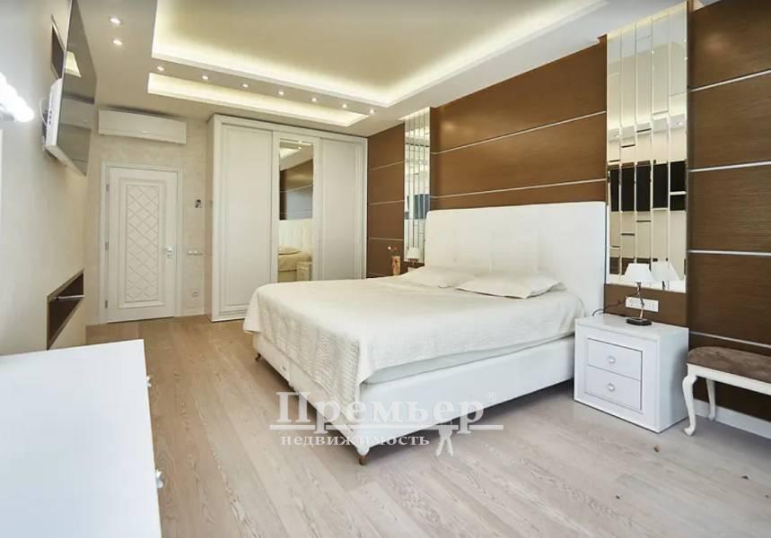 Продажа 3-комнатной квартиры 137 м², Французский бул.