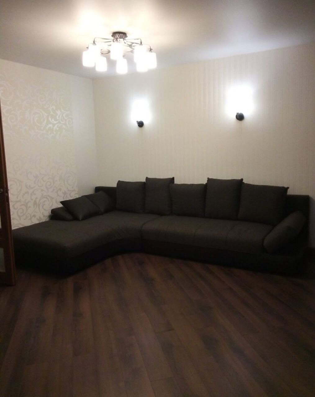 Продаж 2-кімнатної квартири 80 м², Зарічанська вул.